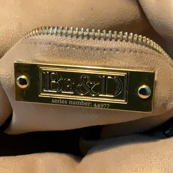 BE & D - Wasson Black Convertible Bag - Picture 4 of 5